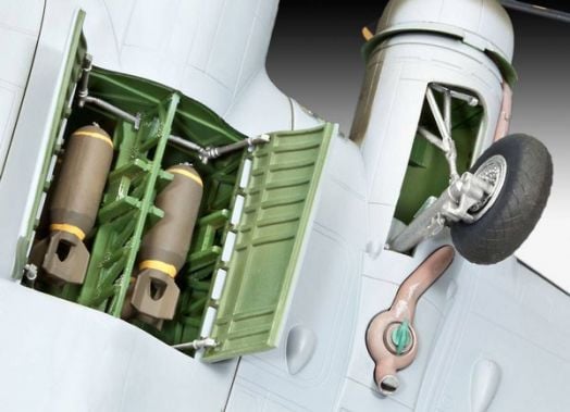 Сглобяем модел - Военен самолет B-17F Memphis Belle