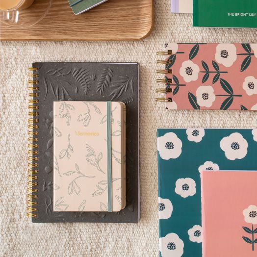 Тефтер Miquelrius British Bloom A5 със спирала, 80 листа с широки редове