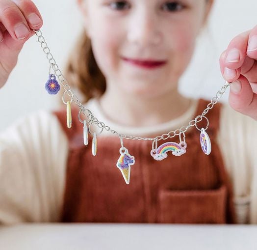 Декорирай сам Тotum - Пленителни гривни с еднорог