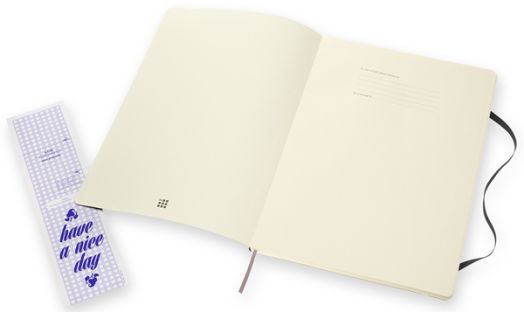 Черен тефтер Moleskine Classic Black в размер A4 с меки корици и листа на малки квадратчета