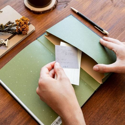 Седмичен планер Grupo Erik Astral за 17 месеца - август 2025 / декември 2026 година