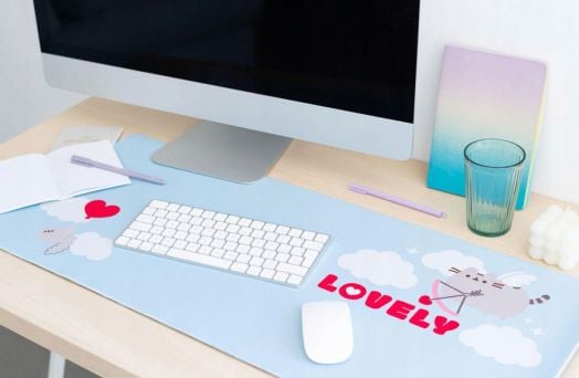 Геймърска подложка за бюро Grupo Erik - Pusheen The Cat Purrfect Love Collection