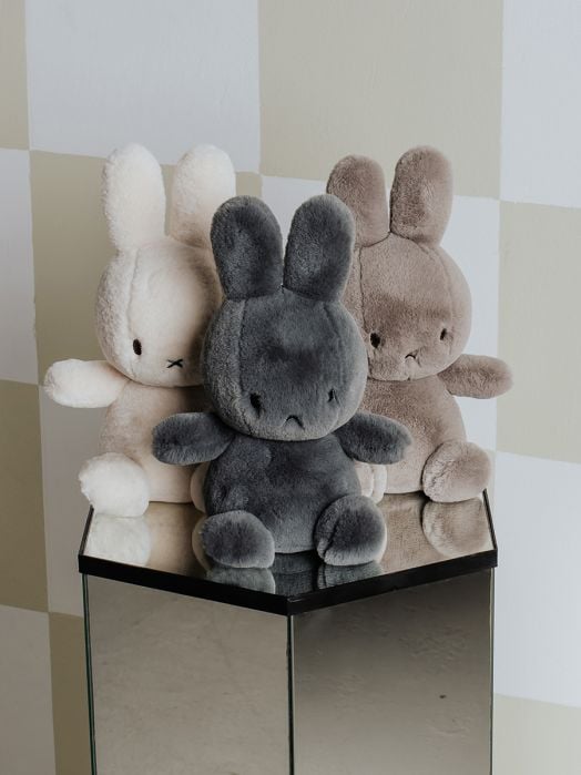 Плюшена играчка Miffy Cozy Sitting Taupe - Сив заек в подаръчна кутия