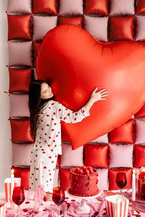 Фолиев балон PartyDeco - Сърце, 136 x 129 см.