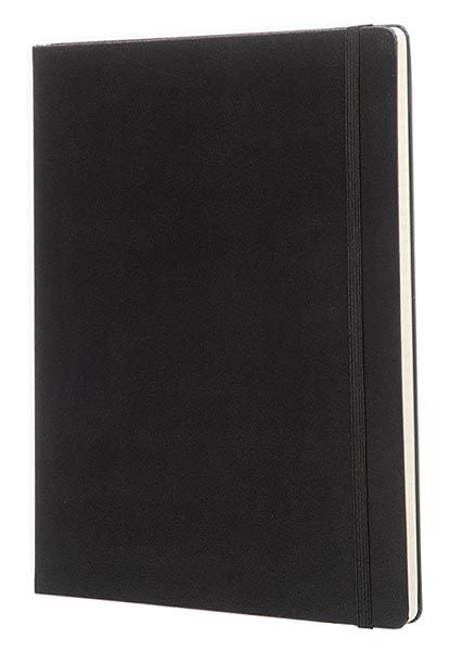 Голям черен тефтер Moleskine Classic Black с твърди корици и линирани страници
