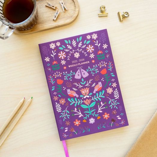 Седмичен планер Grupo Erik Folk Nordico за 17 месеца - август 2025 / декември 2026 година