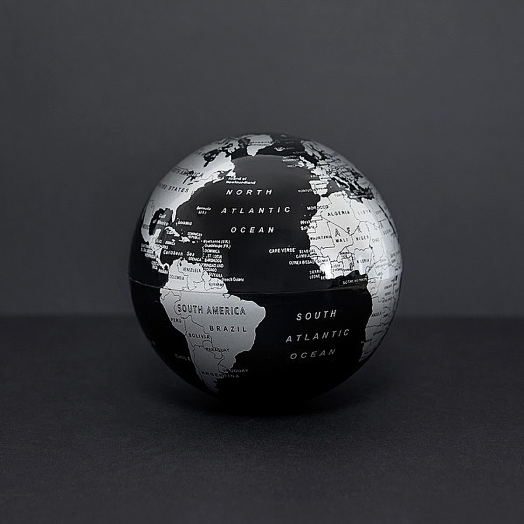 Въртящ се магичен глобус Balvi, черен