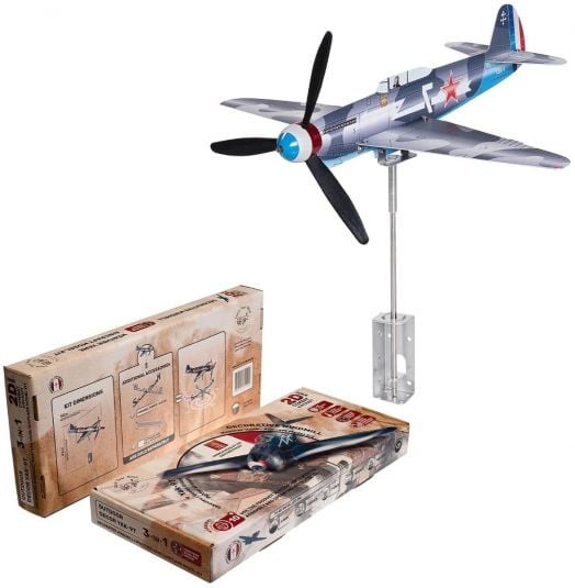 Самолет - градински ветропоказател изтребител Yak9T, на стойка