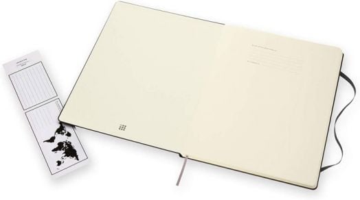 Черен тефтер Moleskine Classic Black A4 с твърди корици и листа на точки