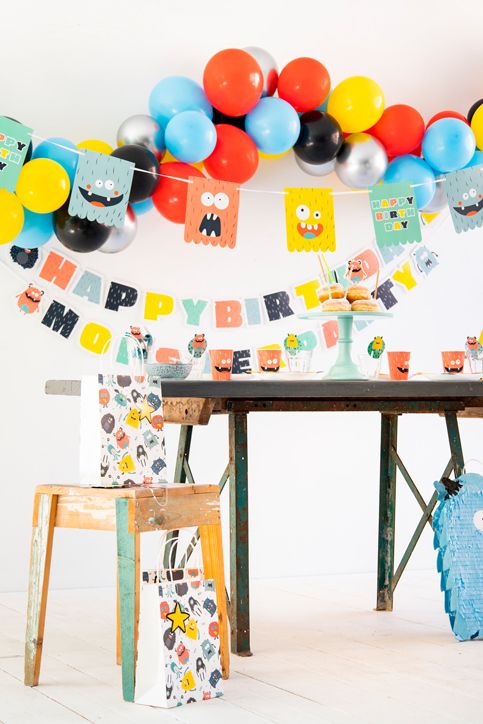 Хартиен гирлянд Folat - Знаменца Monsters Bash