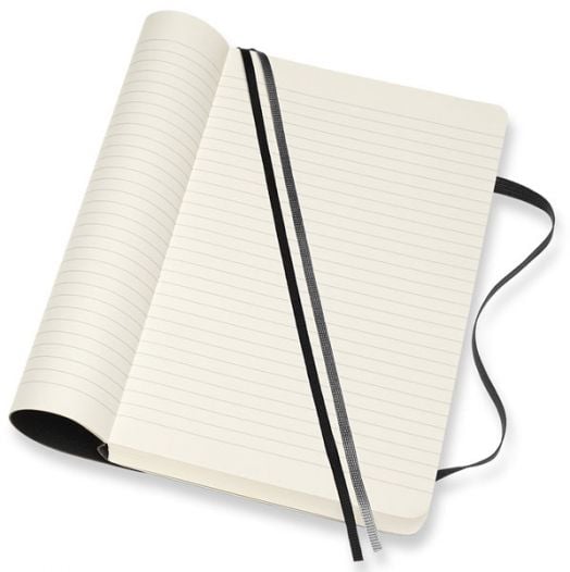 Черен тефтер Moleskine Classic Notebook Ruled Expanded Version Black с меки корици и листа на широки редове