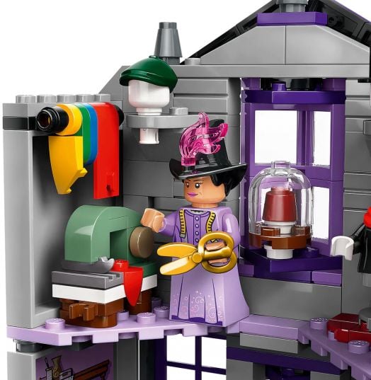 LEGO Harry Potter - Оливандър и дрехи от Мадам Молкин