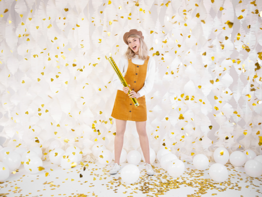 Конфети PartyDeco - Златни сърчица, 60 см.