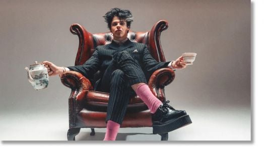 Ти трябва да съществуваш. Книга за любов и разрушение. Интерактивен дневник от YUNGBLUD