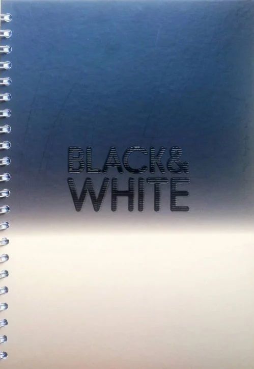 Тетрадка Black & White Classic A5 със спирала и 4 теми, 200 листа - широки редове