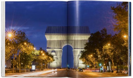 Christo and Jeanne-Claude. L’Arc de Triomphe, Wrapped