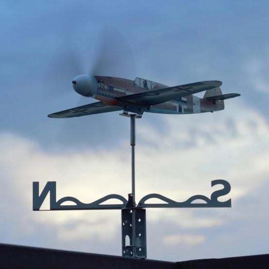 Комплект самолет - градински ветропоказател изтребител Messerschmitt Bf 109 с кардинални точки