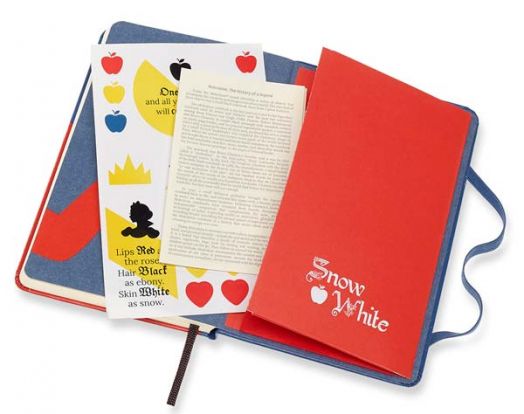 Син тефтер Moleskine Snow White Red Apple Pocket с широки редове, Limited Edition