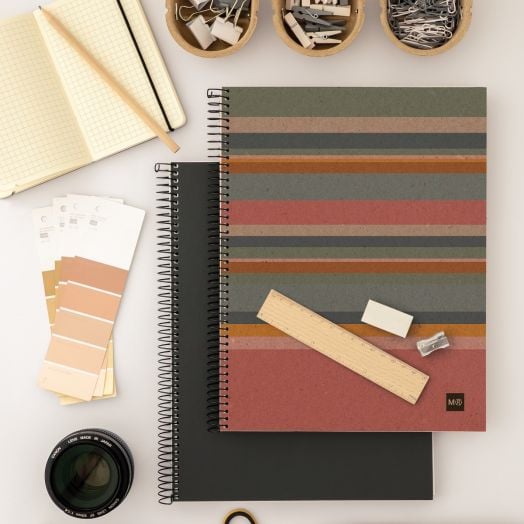 Тетрадка Miquelrius Recycled Eco Lines А4 със спирала, 120 нелинирани листа