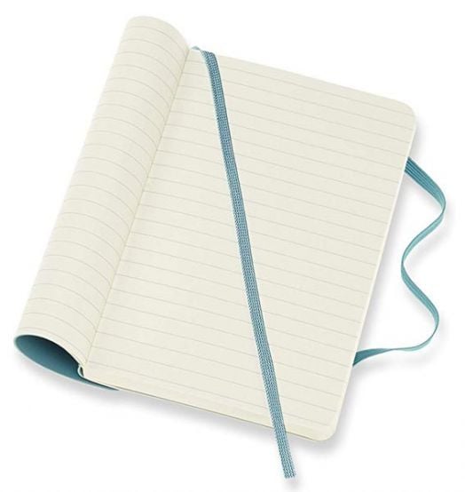 Джобен пастелносин тефтер Moleskine Classic Reef Blue с меки корици и линирани страници