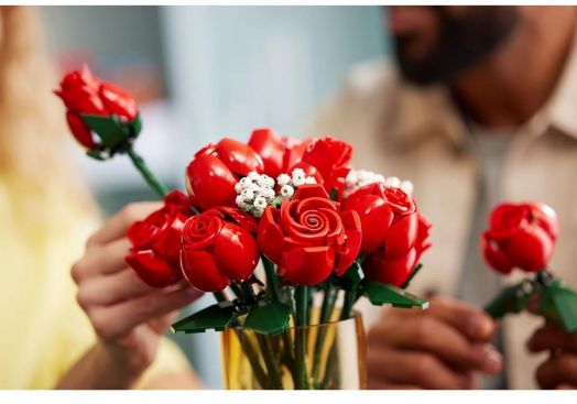 LEGO Icons - Букет рози