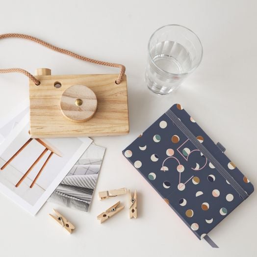 Джобен бележник - органайзер Miquelrius Moonlight за 2025 г. — един ден на страница