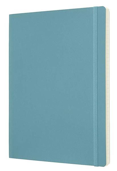 Голям пастелносин тефтер Moleskine Classic Reef Blue с меки корици и линирани страници