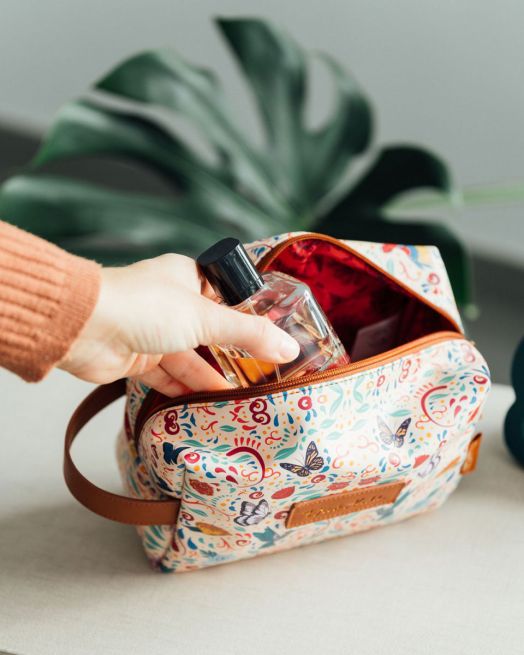 Козметичен несесер Grupo Erik - Frida Kahlo Viva La Vida