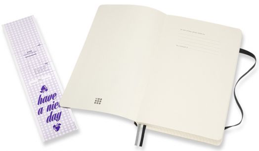 Черен тефтер Moleskine Classic Notebook Squared Expanded Version Black с меки корици и листа на малки квадратчета