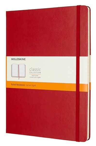 Голям червен тефтер Moleskine Classic Red Scarlet с твърди корици и листа на широки редове