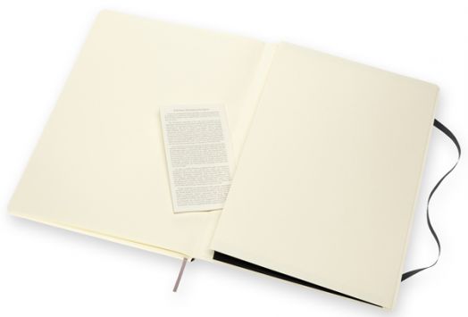 Черен тефтер Moleskine Classic Black в размер A4 с меки корици и листа на точки