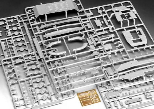 Сглобяем модел Revell - Танк BTR-50PK