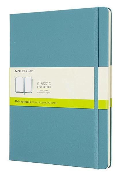 Голям пастелносин тефтер Moleskine Classic Reef Blue с твърди корици и линирани страници