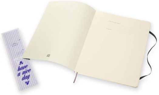 Черен тефтер Moleskine Classic Black A4 с меки корици и листа на квадратчета