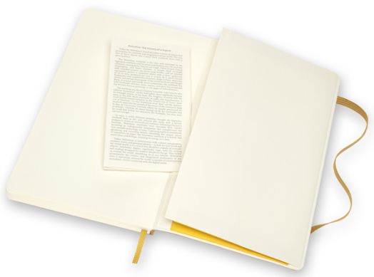 Кожен класически тефтер Moleskine Classic Leather Yellow с меки корици и листа на широки редове