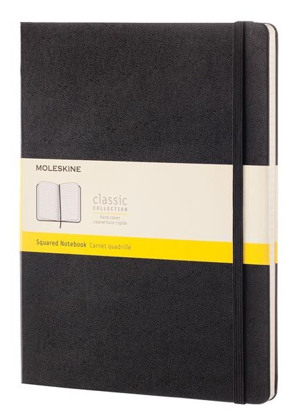 Голям черен тефтер Moleskine Classic Black с твърди корици и страници на малки квадратчета