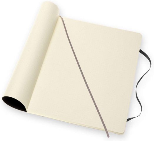 Черен тефтер Moleskine Classic Black A4 с меки корици и листа на точки