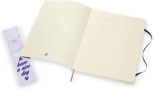 Черен тефтер Moleskine Classic Black A4 с меки корици и нелинирани листа