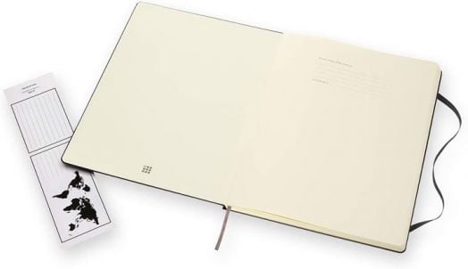 Черен тефтер Moleskine Classic Black A4 с твърди корици и нелинирани листа