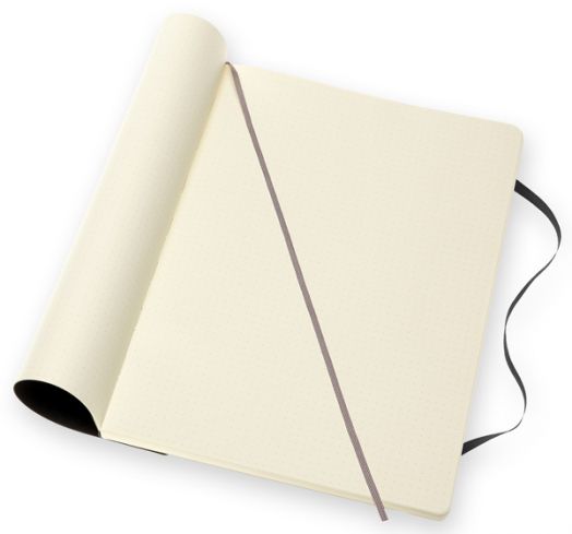 Черен тефтер Moleskine Classic Black в размер A4 с меки корици и листа на точки