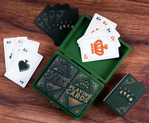 Карти за игра Professor Puzzle в дървена кутия, 2 тестета