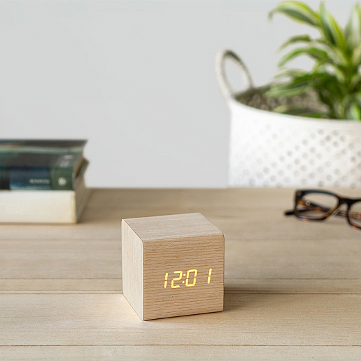 Дървен будилник Balvi, бял