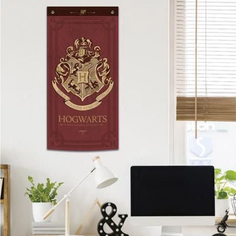 Текстилен банер за стена Harry Potter Hogwarts, червен