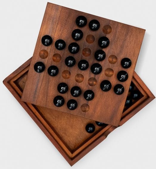 Игра Iron & Glory - Solitaire