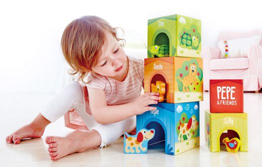 Дървена играчка Hape - Кула с животинки