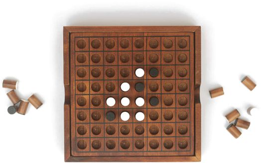 Игра Iron & Glory Reversi