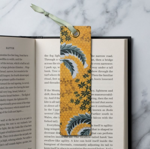 Книгоразделител с панделка V&A - Leaves on Honeycomb