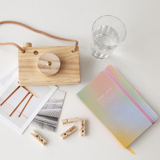 Джобен бележник - органайзер Miquelrius Aurora за 2025 г. — един ден на страница