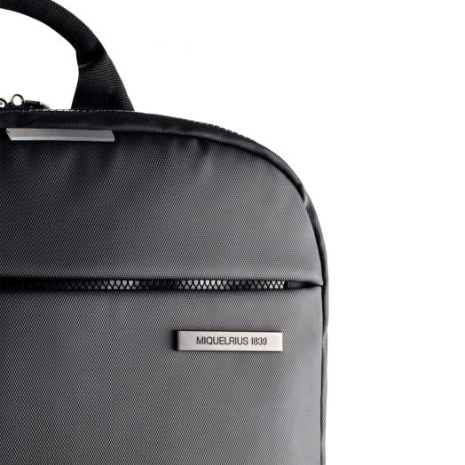 Раница за лаптоп Miquelrius Bag To Work Black, 43 х 32 х 5.5 см.