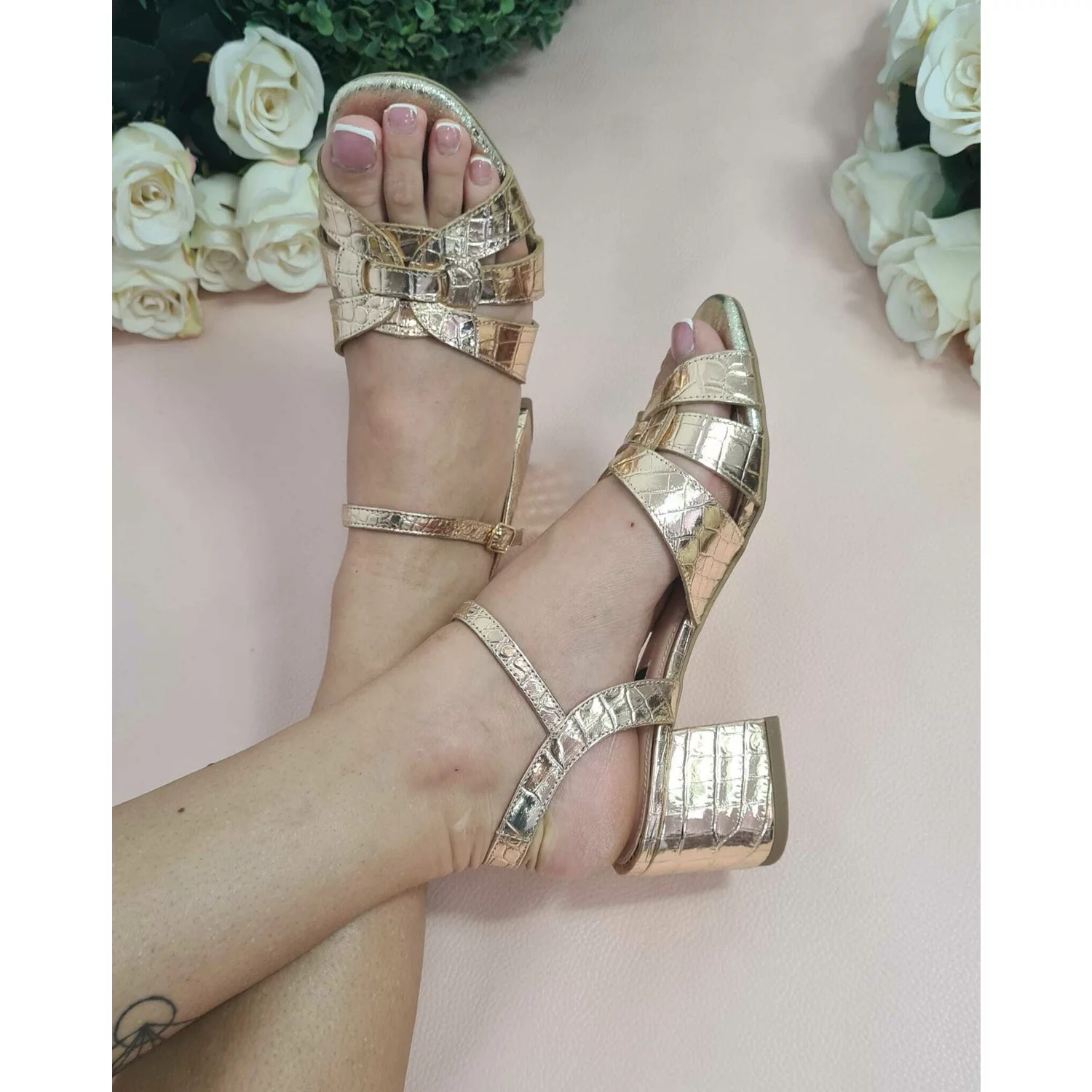 Sandale aurii din piele naturala Vika